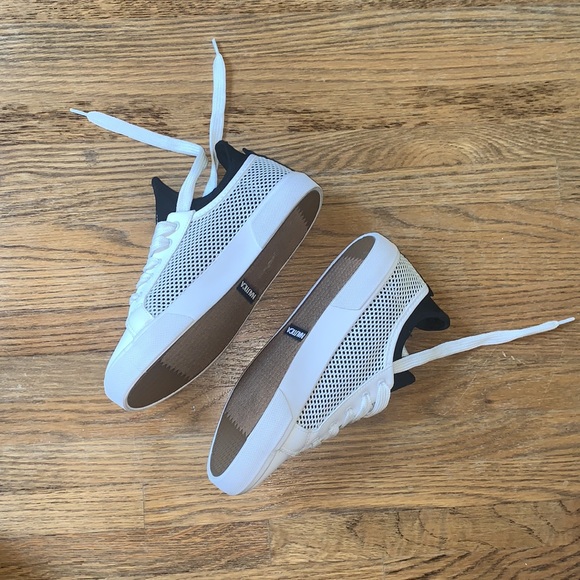 Nautica boys size 6 casual white & black leather sneaker. New, stylish 👟! - Picture 3 of 8